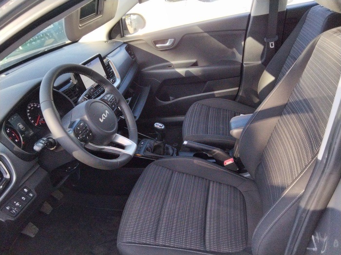 Kia Stonic 1.0 T-GDi MHEV Drive iMT 88 kW (120 CV) Vehículo usado en Madrid Kia Stonic 1.0 T-GDi MHEV Drive iMT 88 kW (120 CV) Vehículo usado en Madrid