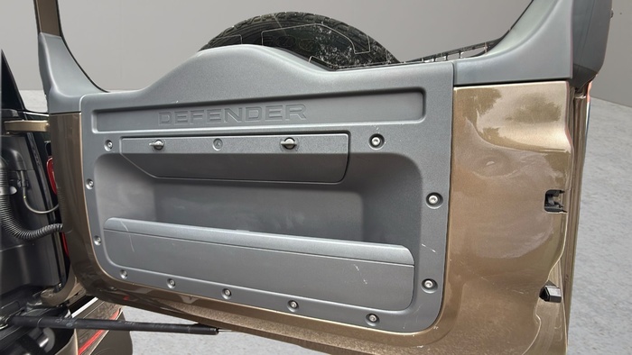 Land Rover Defender 110 D240 S 4WD Auto 177 kW (240 CV) Vehículo usado en Madrid Land Rover Defender 110 D240 S 4WD Auto 177 kW (240 CV) Vehículo usado en Madrid