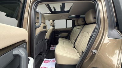 Land Rover Defender 110 D240 S 4WD Auto 177 kW (240 CV) 17 Land Rover Defender 110 D240 S 4WD Auto 177 kW (240 CV) 17