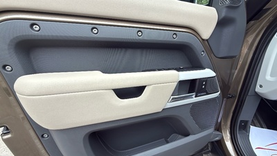 Land Rover Defender 110 D240 S 4WD Auto 177 kW (240 CV) 19 Land Rover Defender 110 D240 S 4WD Auto 177 kW (240 CV) 19