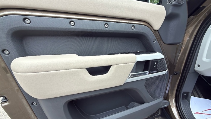 Land Rover Defender 110 D240 S 4WD Auto 177 kW (240 CV) Vehículo usado en Madrid Land Rover Defender 110 D240 S 4WD Auto 177 kW (240 CV) Vehículo usado en Madrid