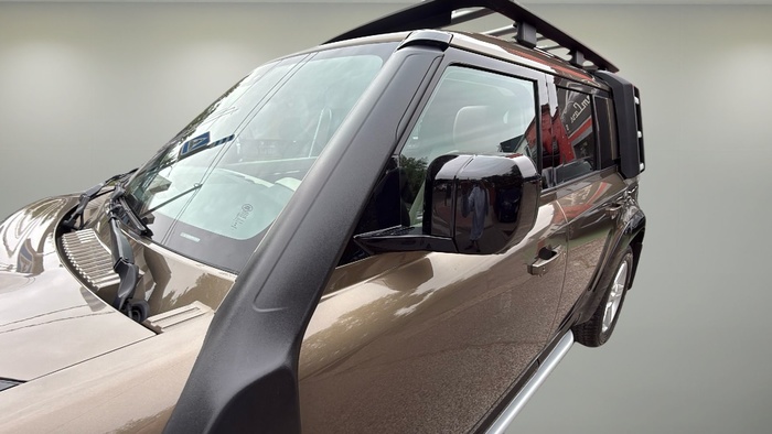 Land Rover Defender 110 D240 S 4WD Auto 177 kW (240 CV) Vehículo usado en Madrid Land Rover Defender 110 D240 S 4WD Auto 177 kW (240 CV) Vehículo usado en Madrid