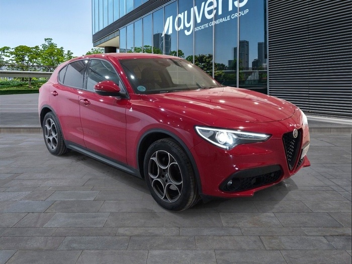 Alfa Romeo Stelvio 2.2 Diesel Sprint AWD 140 kW (190 CV) Vehículo usado en Madrid Alfa Romeo Stelvio 2.2 Diesel Sprint AWD 140 kW (190 CV) Vehículo usado en Madrid