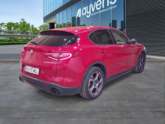 Alfa Romeo Stelvio 2.2 Diesel Sprint AWD 140 kW (190 CV) Vehículo usado en Madrid Alfa Romeo Stelvio 2.2 Diesel Sprint AWD 140 kW (190 CV) Vehículo usado en Madrid