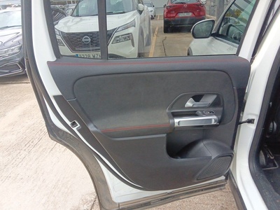 Mercedes-Benz GLB 200 d 110 kW (150 CV) 14 Mercedes-Benz GLB 200 d 110 kW (150 CV) 14