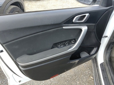 Kia XCeed 1.0 T-GDi Drive 88 kW (120 CV) 15 Kia XCeed 1.0 T-GDi Drive 88 kW (120 CV) 15