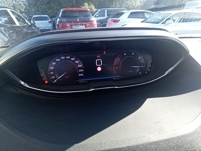 Peugeot 5008 BlueHDi 130 S&S Allure 96 kW (130 CV) 8 Peugeot 5008 BlueHDi 130 S&S Allure 96 kW (130 CV) 8