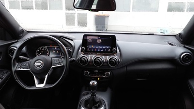 Nissan Juke DIG-T N-Connecta 4x2 84 kW (114 CV) 8 Nissan Juke DIG-T N-Connecta 4x2 84 kW (114 CV) 8