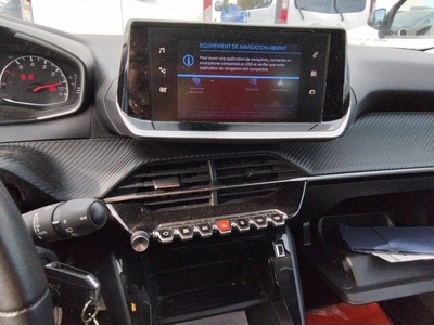 Peugeot 2008 BlueHDi 110 S&S Active Pack 81 kW (110 CV) 13 Peugeot 2008 BlueHDi 110 S&S Active Pack 81 kW (110 CV) 13