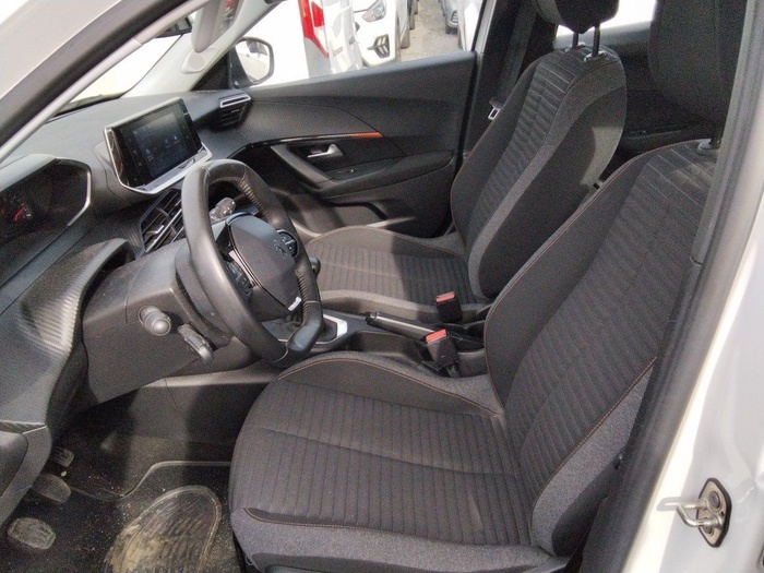 Peugeot 2008 BlueHDi 110 S&S Active Pack 81 kW (110 CV) Vehículo usado en Madrid Peugeot 2008 BlueHDi 110 S&S Active Pack 81 kW (110 CV) Vehículo usado en Madrid