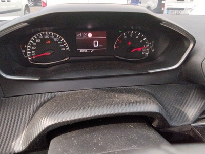 Peugeot 2008 BlueHDi 110 S&S Active Pack 81 kW (110 CV) 8 Peugeot 2008 BlueHDi 110 S&S Active Pack 81 kW (110 CV) 8