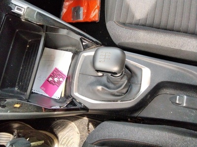 Peugeot 2008 BlueHDi 110 S&S Active Pack 81 kW (110 CV) 15 Peugeot 2008 BlueHDi 110 S&S Active Pack 81 kW (110 CV) 15