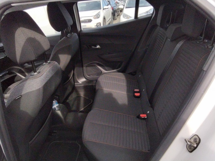 Peugeot 2008 BlueHDi 110 S&S Active Pack 81 kW (110 CV) Vehículo usado en Madrid Peugeot 2008 BlueHDi 110 S&S Active Pack 81 kW (110 CV) Vehículo usado en Madrid