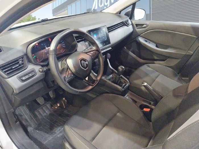 Renault Clio Business SCe 48 kW (65 CV) Vehículo usado en Madrid Renault Clio Business SCe 48 kW (65 CV) Vehículo usado en Madrid