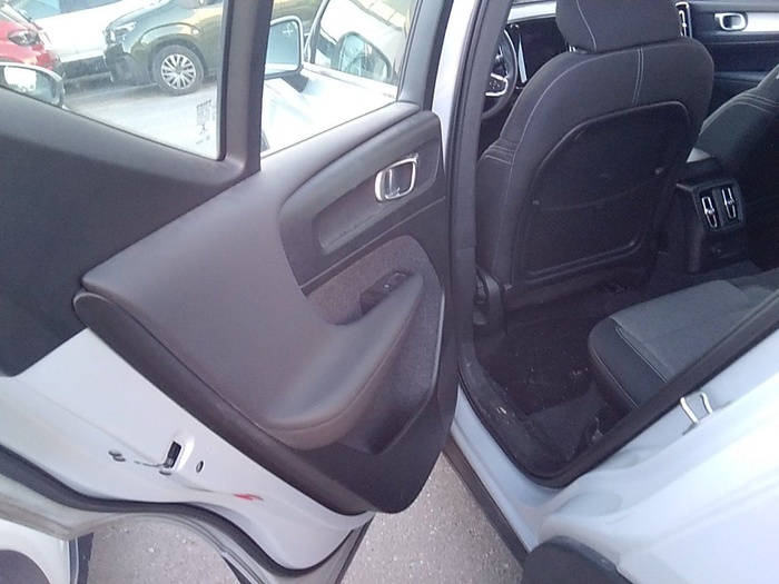 Volvo XC40 T5 Twin Recharge Inscription Expression Auto 193 kW (262 CV) Vehículo usado en Madrid Volvo XC40 T5 Twin Recharge Inscription Expression Auto 193 kW (262 CV) Vehículo usado en Madrid