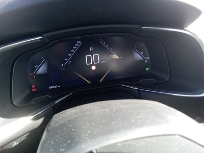 DS DS7 Crossback BlueHDi 130 DE Bastille + AT 96 kW (130 CV) 8 DS DS7 Crossback BlueHDi 130 DE Bastille + AT 96 kW (130 CV) 8