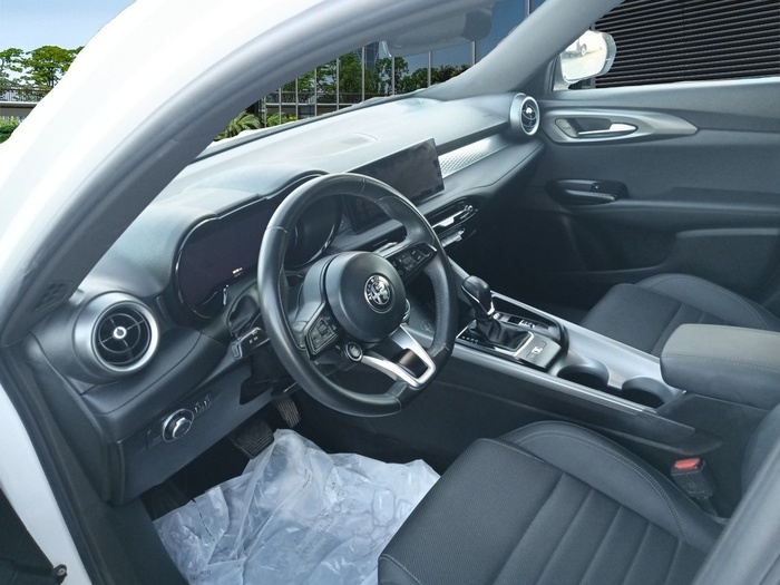 Alfa Romeo Tonale 1.5 MHEV Sprint FWD 96 kW (130 CV) Vehículo usado en Madrid Alfa Romeo Tonale 1.5 MHEV Sprint FWD 96 kW (130 CV) Vehículo usado en Madrid