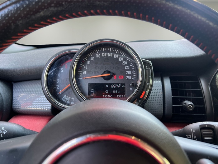 MINI MINI 5 Puertas Cooper D 85 kW (116 CV) Vehículo usado en Madrid MINI MINI 5 Puertas Cooper D 85 kW (116 CV) Vehículo usado en Madrid