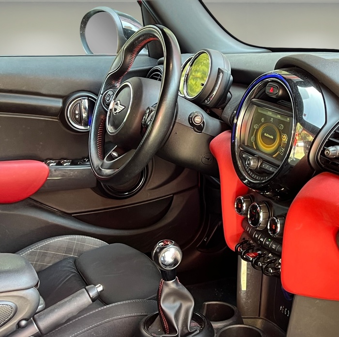 MINI MINI 5 Puertas Cooper D 85 kW (116 CV) Vehículo usado en Madrid MINI MINI 5 Puertas Cooper D 85 kW (116 CV) Vehículo usado en Madrid