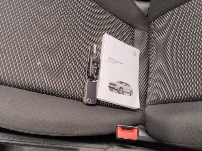 Volkswagen T-Roc Edition 2.0 TDI 85 kW (115 CV) Vehículo usado en Madrid Volkswagen T-Roc Edition 2.0 TDI 85 kW (115 CV) Vehículo usado en Madrid