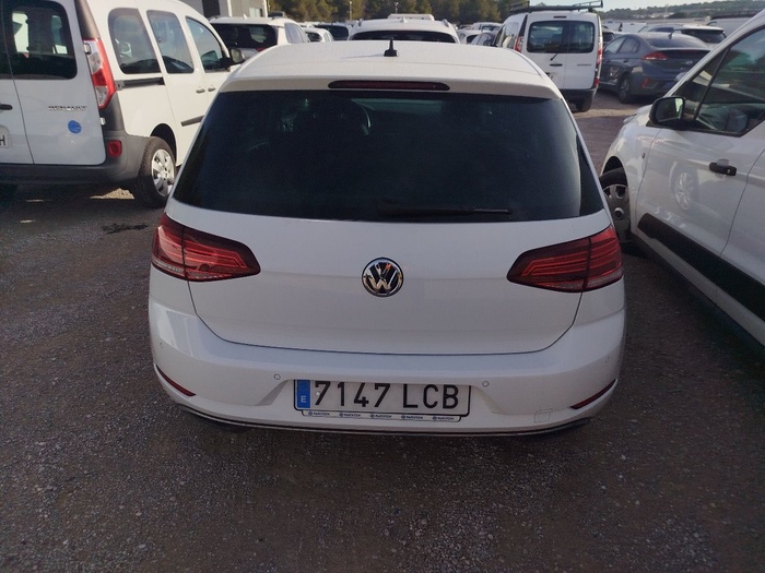 Volkswagen Golf Advance 1.6 TDI 85 kW (115 CV) Vehículo usado en Madrid Volkswagen Golf Advance 1.6 TDI 85 kW (115 CV) Vehículo usado en Madrid