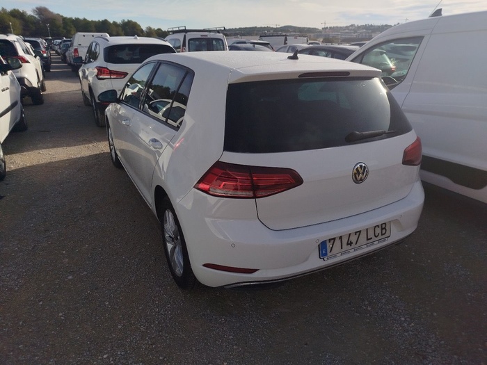 Volkswagen Golf Advance 1.6 TDI 85 kW (115 CV) Vehículo usado en Madrid Volkswagen Golf Advance 1.6 TDI 85 kW (115 CV) Vehículo usado en Madrid