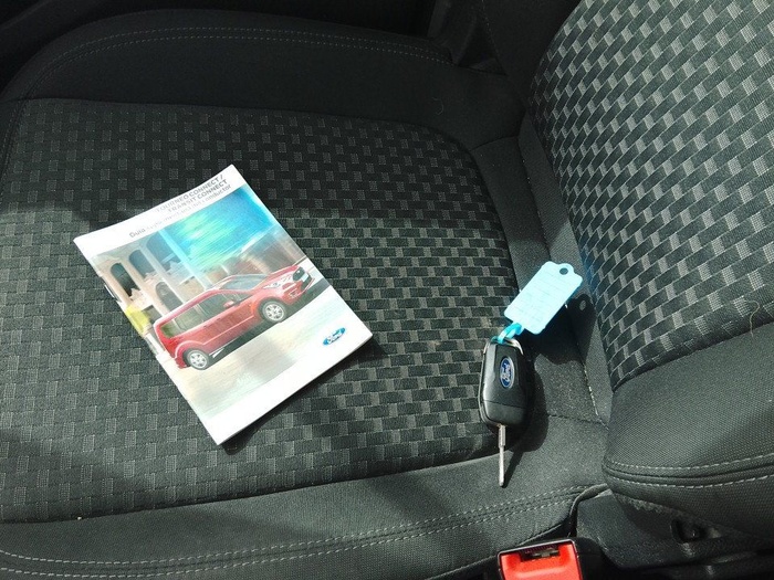 Ford Tourneo Connect 1.5 TDCI Trend 88 kW (120 CV) Vehículo usado en Madrid Ford Tourneo Connect 1.5 TDCI Trend 88 kW (120 CV) Vehículo usado en Madrid