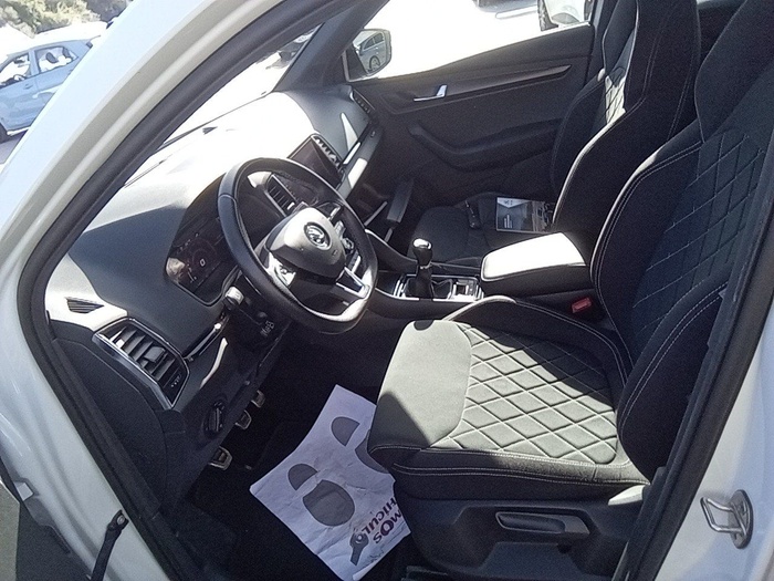 Skoda Karoq 2.0 TDI Sportline 110 kW (150 CV) Vehículo usado en Madrid Skoda Karoq 2.0 TDI Sportline 110 kW (150 CV) Vehículo usado en Madrid