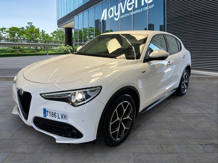 Alfa Romeo Stelvio 2.2 Diesel Sprint RWD 140 kW (190 CV) Vehículo usado en Madrid Alfa Romeo Stelvio 2.2 Diesel Sprint RWD 140 kW (190 CV) Vehículo usado en Madrid