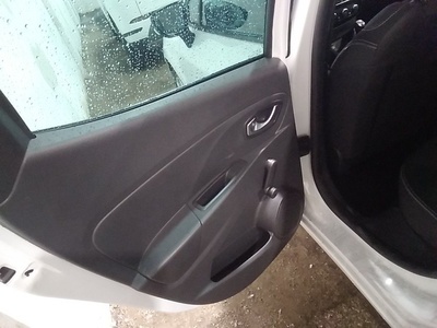 Renault Clio Business dCi 55 kW (75 CV) 15 Renault Clio Business dCi 55 kW (75 CV) 15