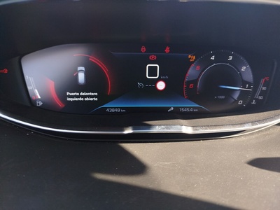 Peugeot 3008 BlueHDi 130 S&S Allure 96 kW (130 CV) 12 Peugeot 3008 BlueHDi 130 S&S Allure 96 kW (130 CV) 12