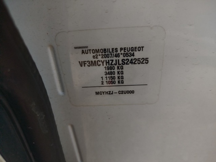 Peugeot 3008 BlueHDi 130 S&S Allure 96 kW (130 CV) Vehículo usado en Madrid Peugeot 3008 BlueHDi 130 S&S Allure 96 kW (130 CV) Vehículo usado en Madrid