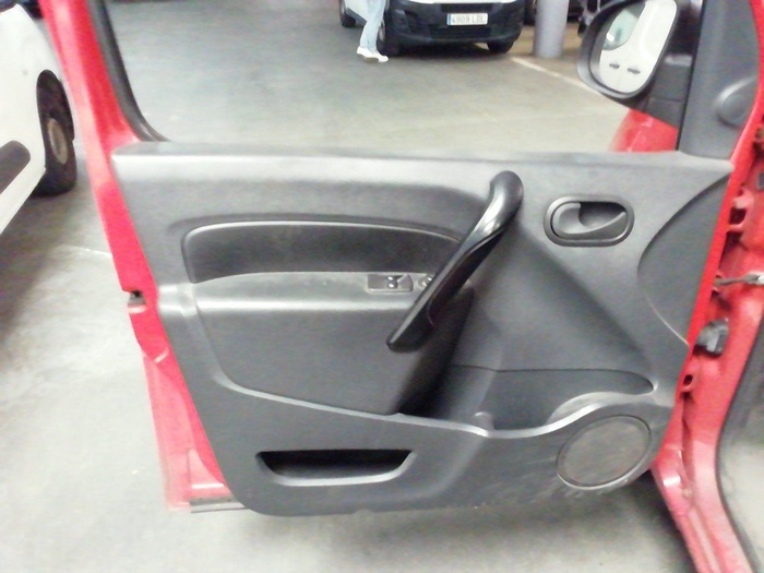 Renault Kangoo Combi Profesional M1-AF Blue dCi 59 kW (80 CV) Vehículo usado en Madrid Renault Kangoo Combi Profesional M1-AF Blue dCi 59 kW (80 CV) Vehículo usado en Madrid