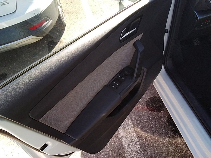 SEAT León ST 2.0 TDI Style Go 85 kW (115 CV) Vehículo usado en Madrid SEAT León ST 2.0 TDI Style Go 85 kW (115 CV) Vehículo usado en Madrid