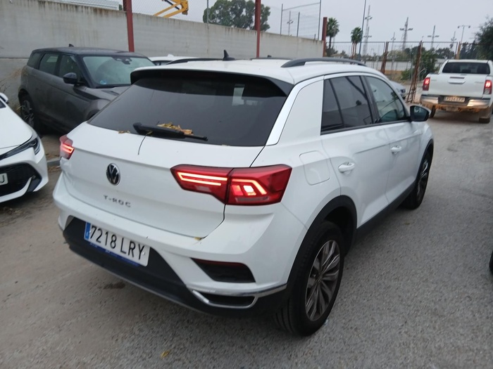 Volkswagen T-Roc Advance 1.0 TSI 81 kW (110 CV) Vehículo usado en Madrid Volkswagen T-Roc Advance 1.0 TSI 81 kW (110 CV) Vehículo usado en Madrid