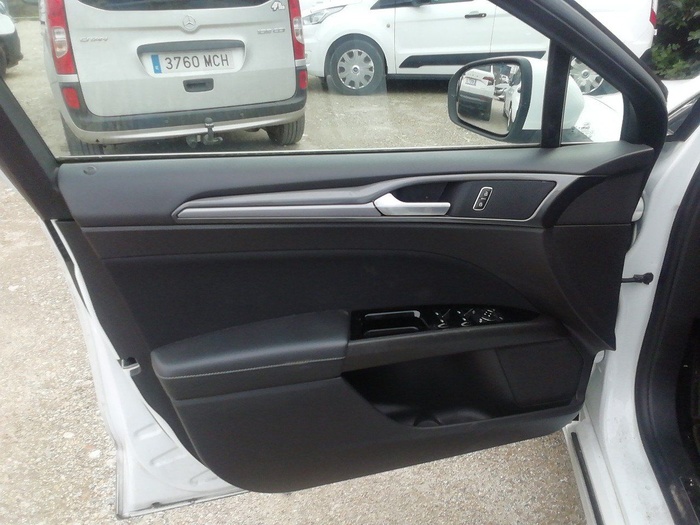 Ford Mondeo SportBreak 2.0 Híbrido Hev Titanium AT 138 kW (187 CV) Vehículo usado en Madrid Ford Mondeo SportBreak 2.0 Híbrido Hev Titanium AT 138 kW (187 CV) Vehículo usado en Madrid