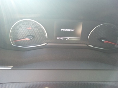 Peugeot 2008 BlueHDi 110 S&S Active Pack 81 kW (110 CV) 8 Peugeot 2008 BlueHDi 110 S&S Active Pack 81 kW (110 CV) 8