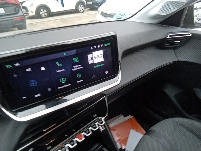 Peugeot 208 PureTech 100 Allure 75 kW (100 CV) Vehículo usado en Madrid Peugeot 208 PureTech 100 Allure 75 kW (100 CV) Vehículo usado en Madrid