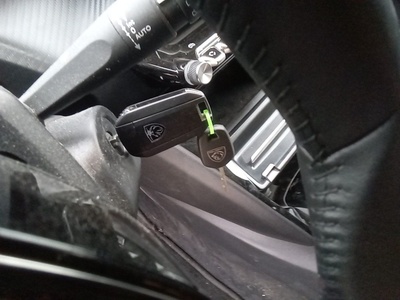 Peugeot 208 PureTech 100 Allure 75 kW (100 CV) 15 Peugeot 208 PureTech 100 Allure 75 kW (100 CV) 15