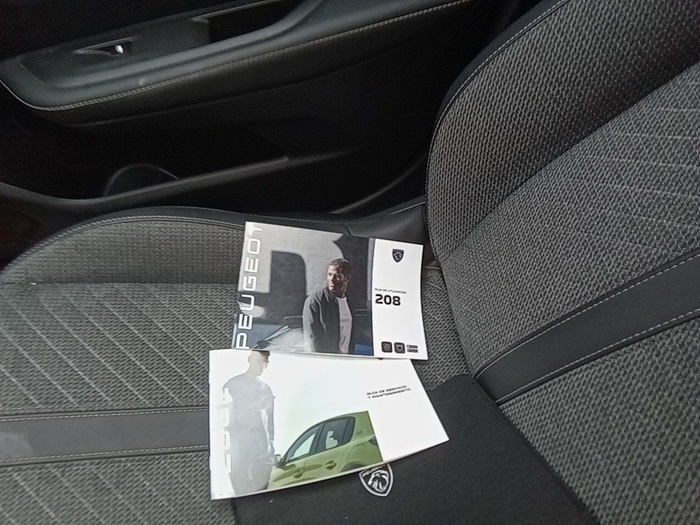 Peugeot 208 PureTech 100 Allure 75 kW (100 CV) Vehículo usado en Madrid Peugeot 208 PureTech 100 Allure 75 kW (100 CV) Vehículo usado en Madrid