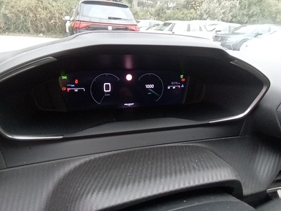 Peugeot 208 PureTech 100 Allure 75 kW (100 CV) 8 Peugeot 208 PureTech 100 Allure 75 kW (100 CV) 8