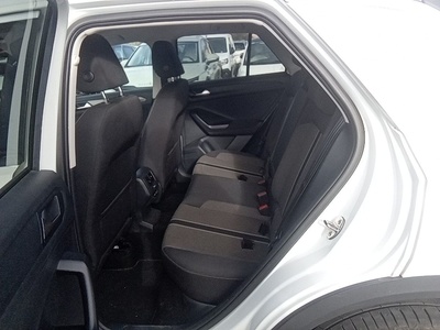 Volkswagen T-Roc Advance R-Line 1.0 TSI 81 kW (110 CV) 9 Volkswagen T-Roc Advance R-Line 1.0 TSI 81 kW (110 CV) 9