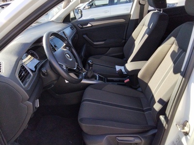 Volkswagen T-Roc Advance R-Line 1.0 TSI 81 kW (110 CV) 10 Volkswagen T-Roc Advance R-Line 1.0 TSI 81 kW (110 CV) 10