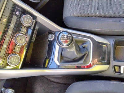 Volkswagen T-Roc Advance R-Line 1.0 TSI 81 kW (110 CV) 14 Volkswagen T-Roc Advance R-Line 1.0 TSI 81 kW (110 CV) 14