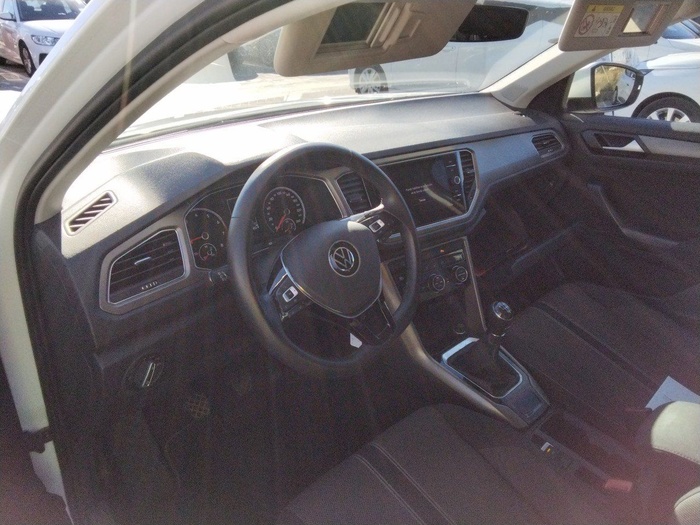 Volkswagen T-Roc Advance R-Line 1.0 TSI 81 kW (110 CV) Vehículo usado en Madrid Volkswagen T-Roc Advance R-Line 1.0 TSI 81 kW (110 CV) Vehículo usado en Madrid