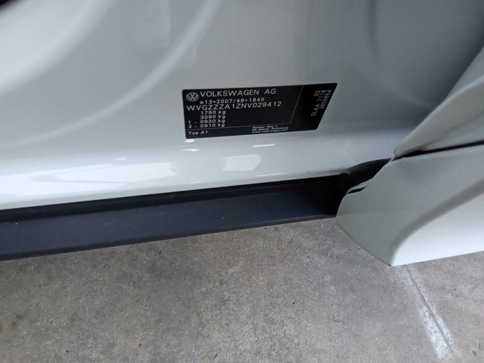 Volkswagen T-Roc Advance R-Line 1.0 TSI 81 kW (110 CV) Vehículo usado en Madrid Volkswagen T-Roc Advance R-Line 1.0 TSI 81 kW (110 CV) Vehículo usado en Madrid