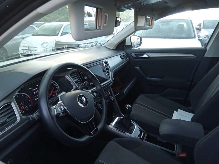 Volkswagen T-Roc Advance R-Line 1.0 TSI 81 kW (110 CV) Vehículo usado en Madrid Volkswagen T-Roc Advance R-Line 1.0 TSI 81 kW (110 CV) Vehículo usado en Madrid