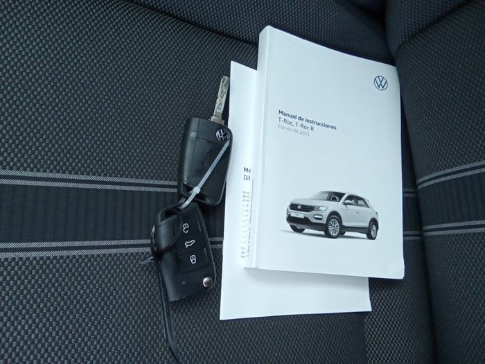 Volkswagen T-Roc Advance R-Line 1.0 TSI 81 kW (110 CV) Vehículo usado en Madrid Volkswagen T-Roc Advance R-Line 1.0 TSI 81 kW (110 CV) Vehículo usado en Madrid