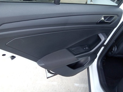 Volkswagen T-Roc Advance R-Line 1.0 TSI 81 kW (110 CV) 10 Volkswagen T-Roc Advance R-Line 1.0 TSI 81 kW (110 CV) 10