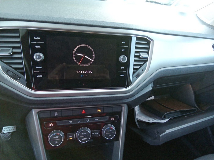 Volkswagen T-Roc Advance R-Line 1.0 TSI 81 kW (110 CV) Vehículo usado en Madrid Volkswagen T-Roc Advance R-Line 1.0 TSI 81 kW (110 CV) Vehículo usado en Madrid